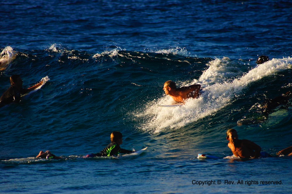 ボードに乗る位置の違いで変わるテイクオフの加速 | Rev.wetsuits