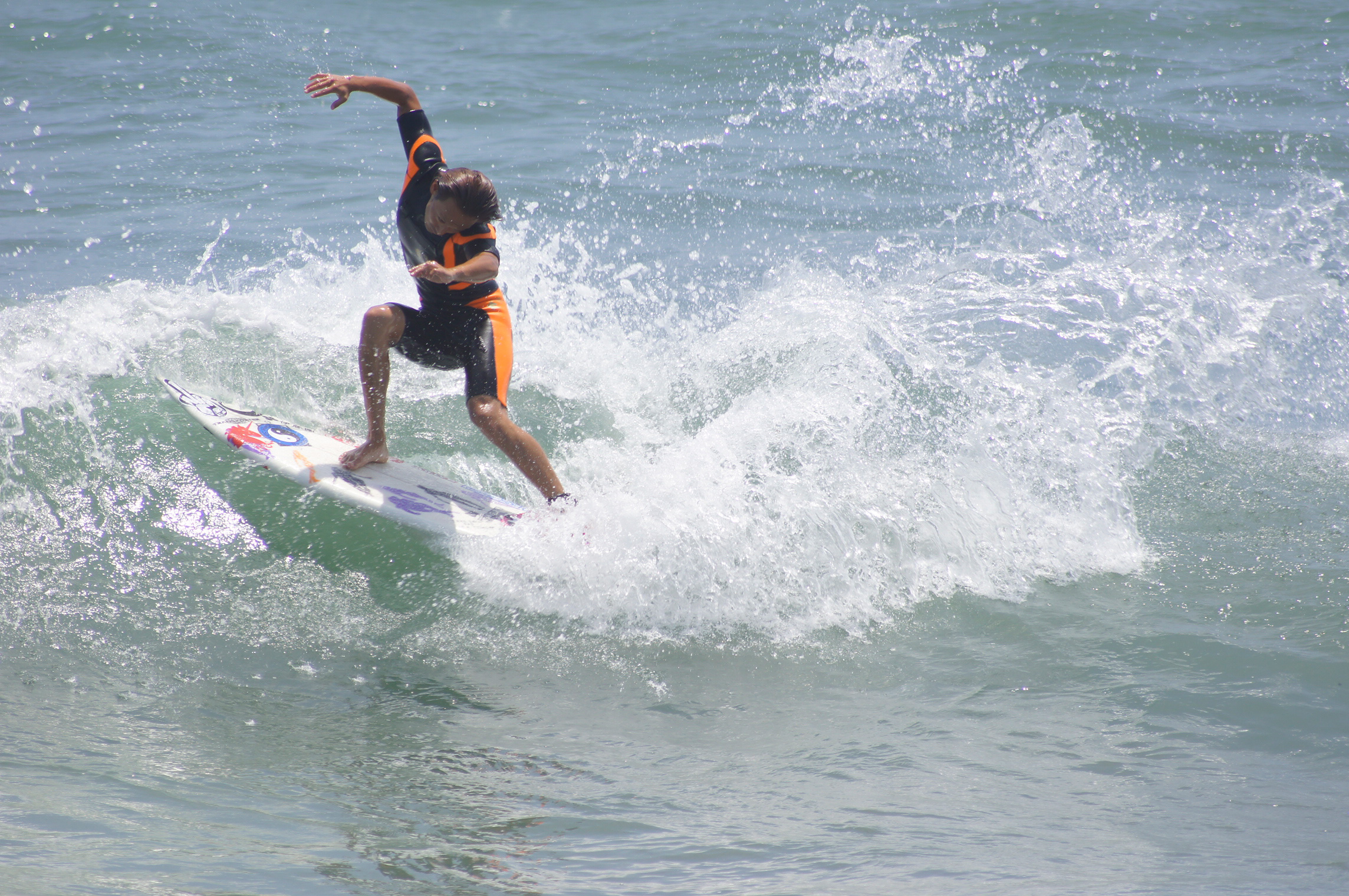 ライダー江崎のカービングシークエンス | Rev.wetsuits